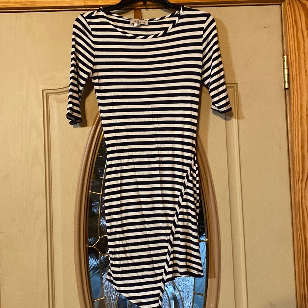 Dark blue and white striped body con quarter sleeve dress